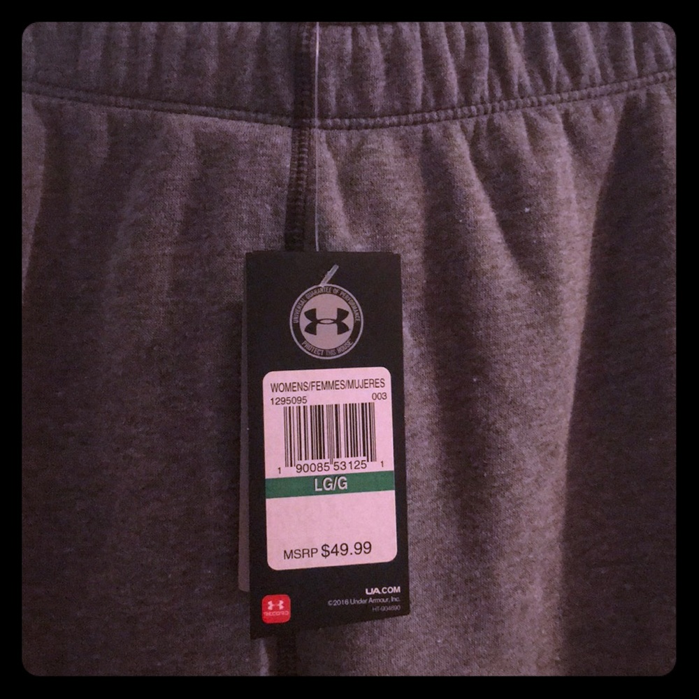 Women’s Under Armour sweatpants- Capri style